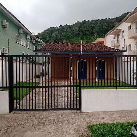 Willa Casa Praia Grande Com Churrasqueira Ubatuba Zewnętrze zdjęcie
