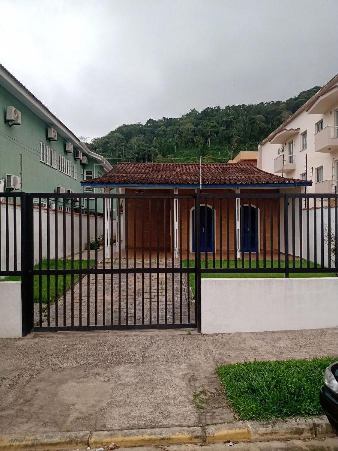 Willa Casa Praia Grande Com Churrasqueira Ubatuba Zewnętrze zdjęcie